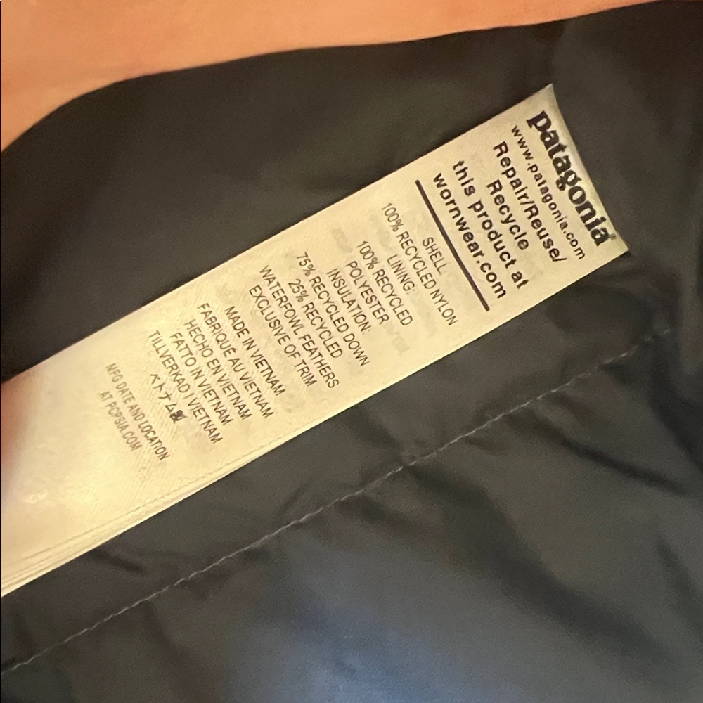 PATAGONIA W'S BIVY HOODED VEST - Picture 6 of 12